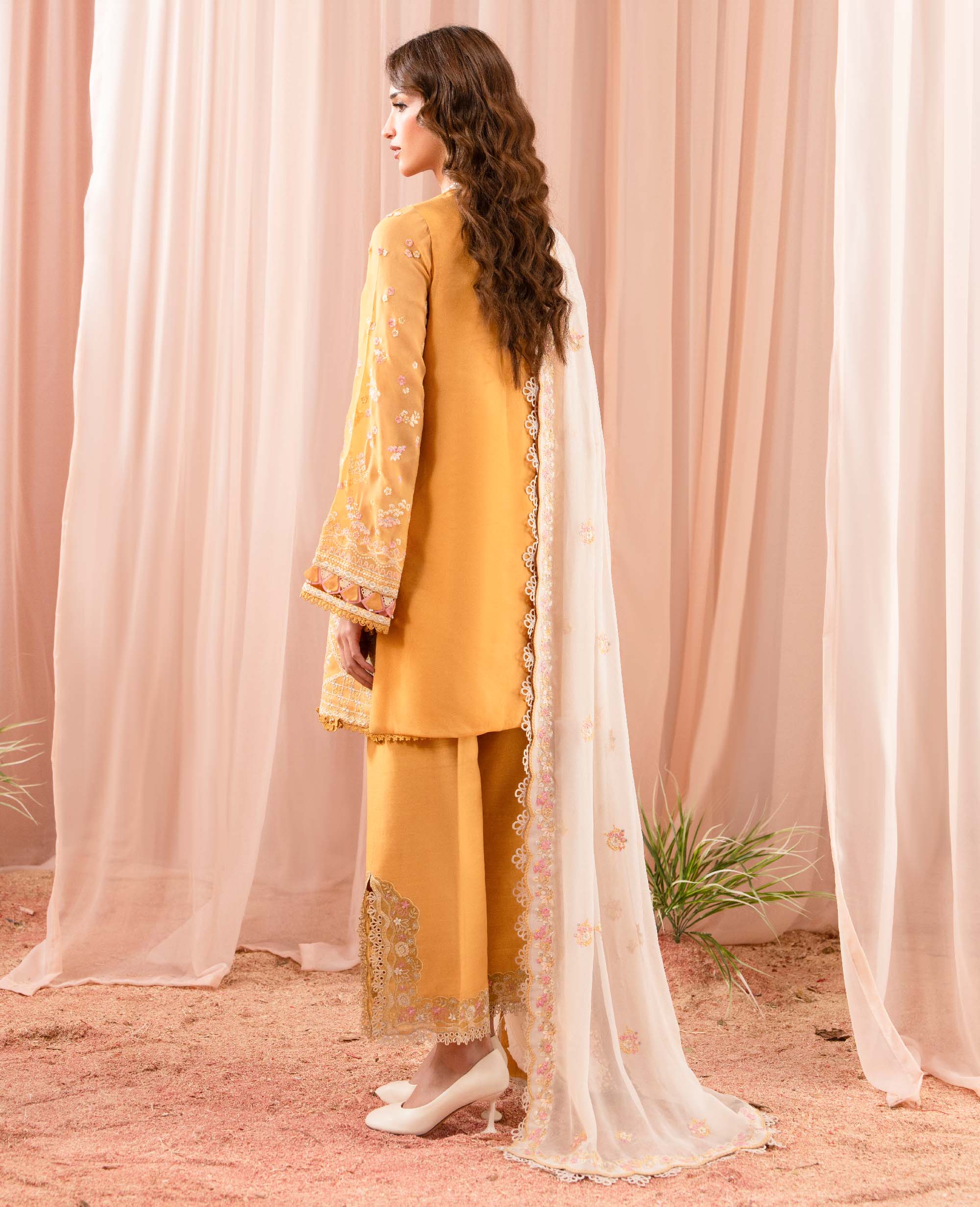 Amber - Image 3