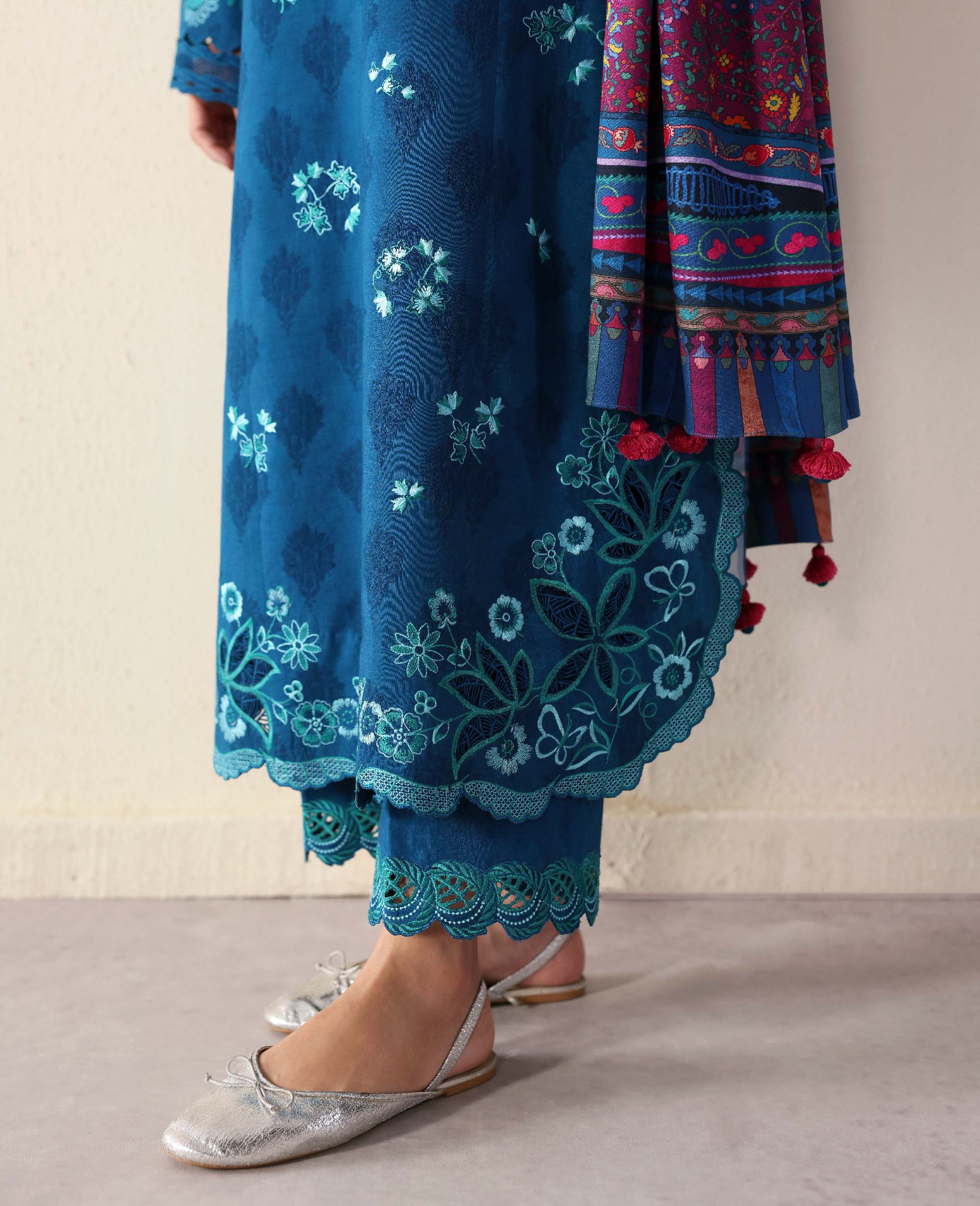 Isaline - Image 6