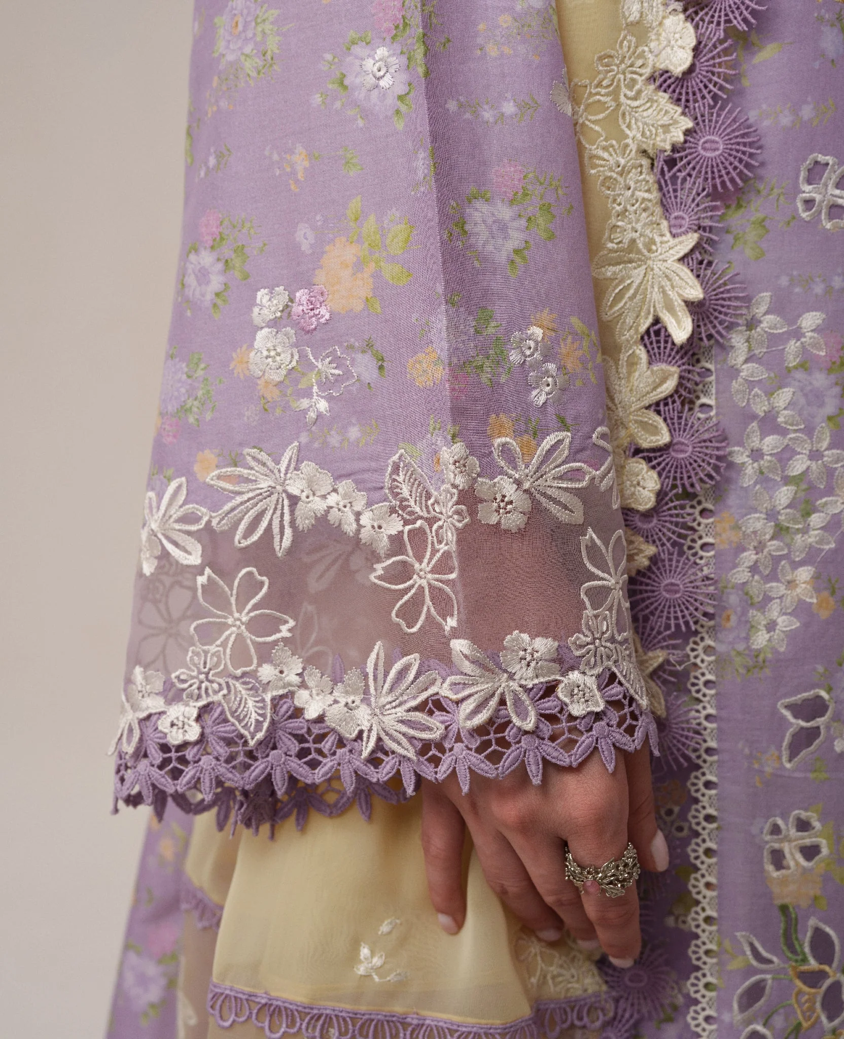 Licci (Stitched) - Image 6