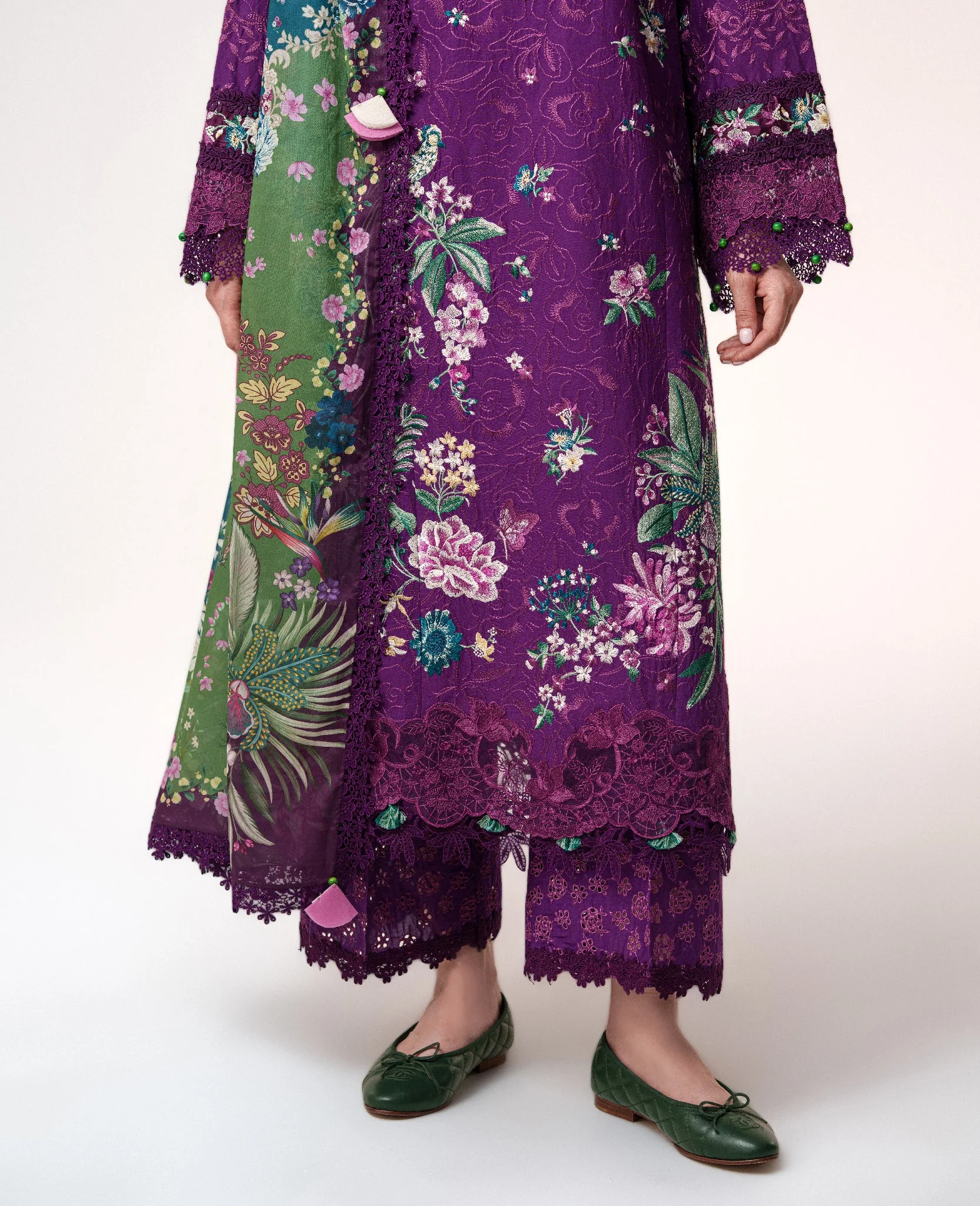 Nia (Stitched) - Image 4